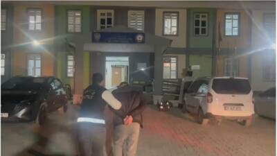 Hatay Emniyet Müdürlüğü ekipleri, haklarında yakalama kararı bulunan şahıslara yönelik
