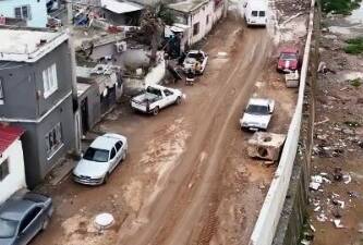 İskenderun Belediyesi, kent merkezinden geçen Feyezan Kanalı’nda HATSU tarafından yürütülen