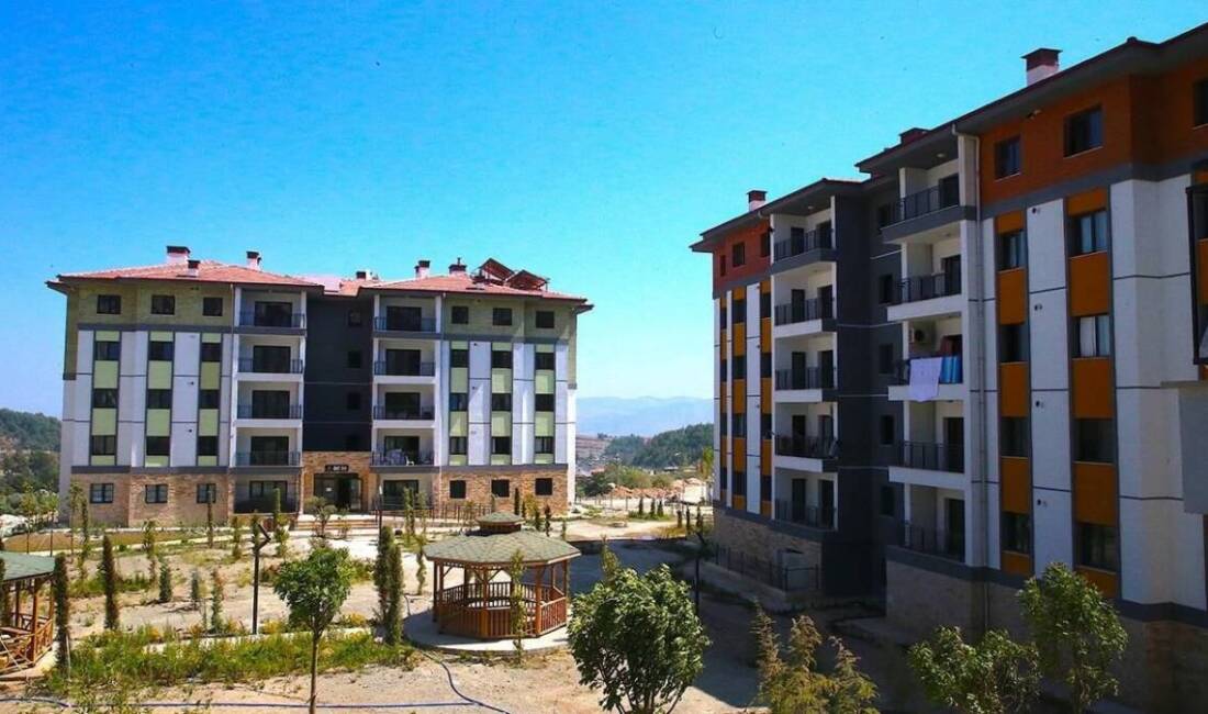 Hatay’ın Antakya ilçesine bağlı Dikmece Mahallesi’nde inşa edilen deprem konutlarına