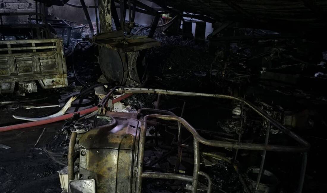 Hatay’ın Reyhanlı ilçesinde sabah saatlerinde sanayi sitesinde çıkan yangın paniğe