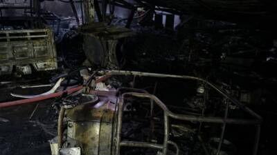 Hatay’ın Reyhanlı ilçesinde sabah saatlerinde sanayi sitesinde çıkan yangın paniğe