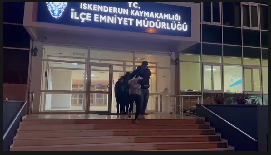 Hatay’da güvenlik güçlerinin kamu düzenini sağlamak amacıyla yürüttüğü denetimlerde, İskenderun