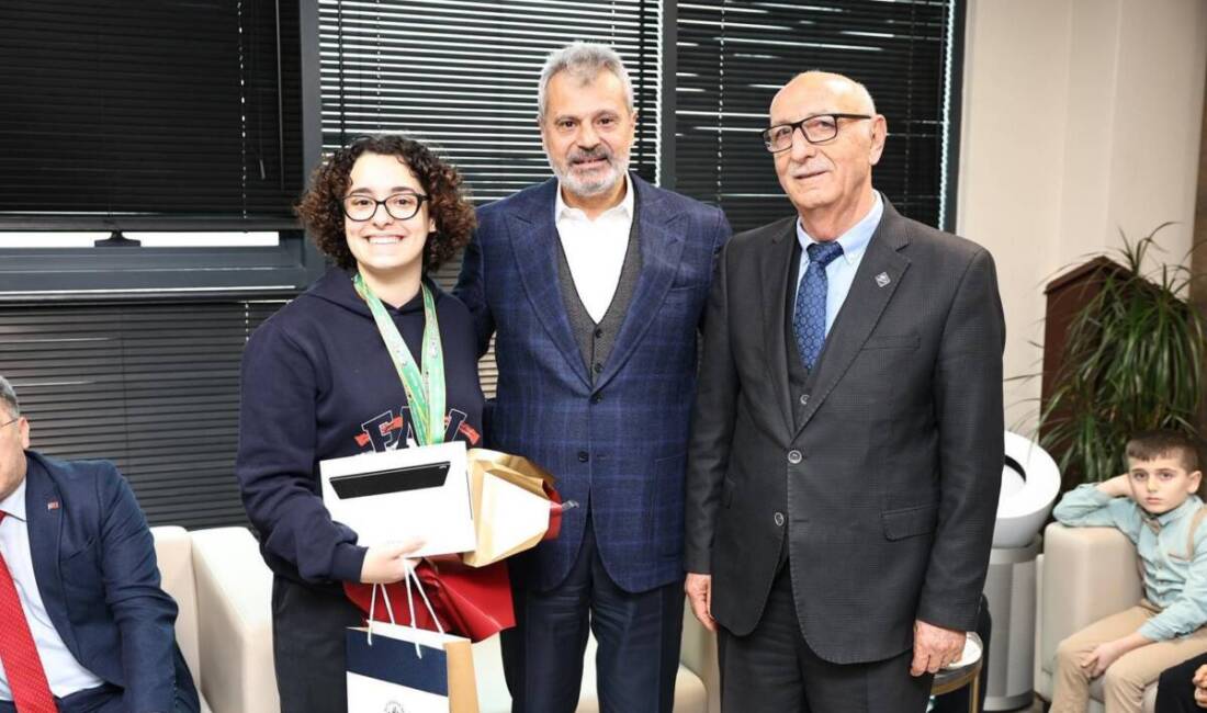 Uluslararası Copernicus Bilim Olimpiyatları’nda dünya birincisi olan Özel Dörtyol Final