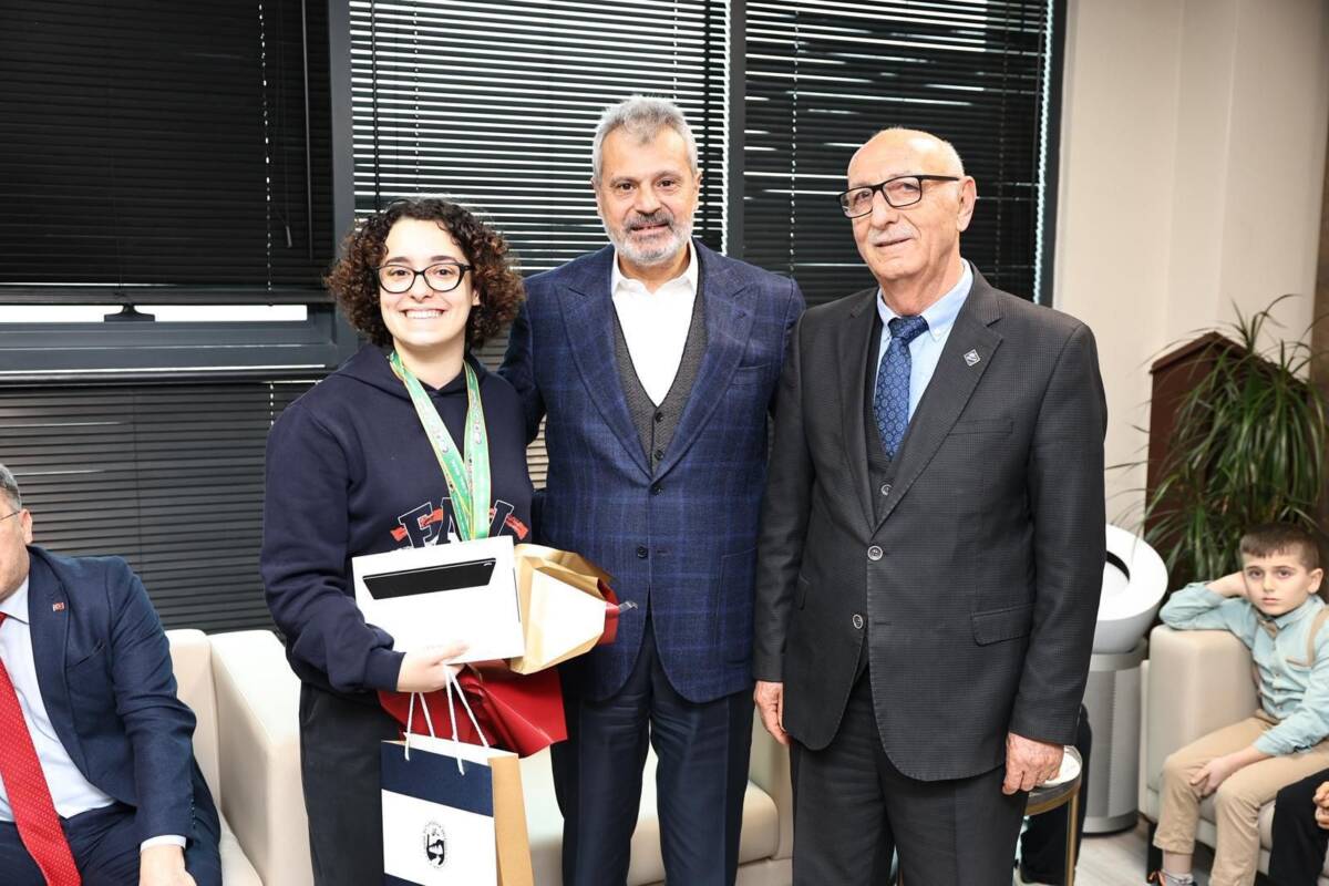 Uluslararası Copernicus Bilim Olimpiyatları’nda dünya birincisi olan Özel Dörtyol Final