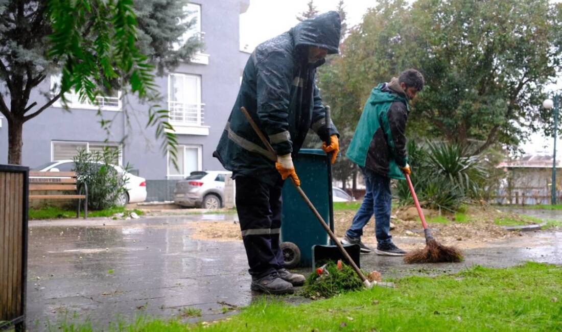 Defne Belediyesi’nin temizlik hizmetlerinde özelleştirme uygulamasından vazgeçmesinin ardından ilçede bu