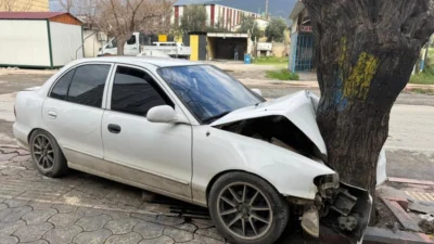 Hatay’ın Payas ilçesinde, 17 yaşındaki bir gencin kullandığı otomobil kontrolden
