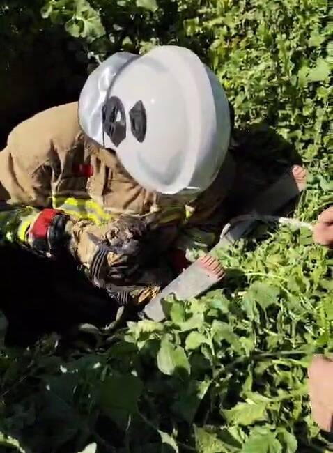 Hatay’ın Antakya ilçesinde, atık su deposuna düşerek mahsur kalan bir
