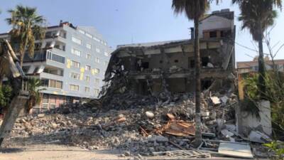 Kahramanmaraş merkezli depremlerde büyük hasar gören ve ardından yıkılan İskenderun