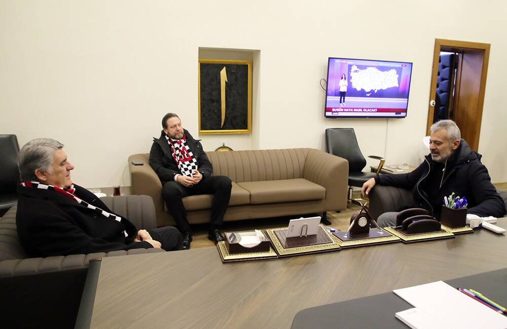 Hatay Büyükşehir Belediye (HBB) Başkanı Mehmet Öntürk, Beşiktaş Jimnastik Kulübü