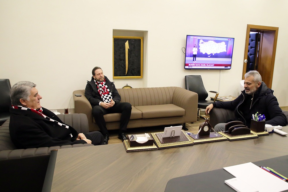 Hatay Büyükşehir Belediye (HBB) Başkanı Mehmet Öntürk, Beşiktaş Jimnastik Kulübü