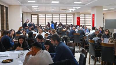 Üniversite–İş Dünyası İş Birliği ve Sahada Pratik Eğitim Vurgusu Öne