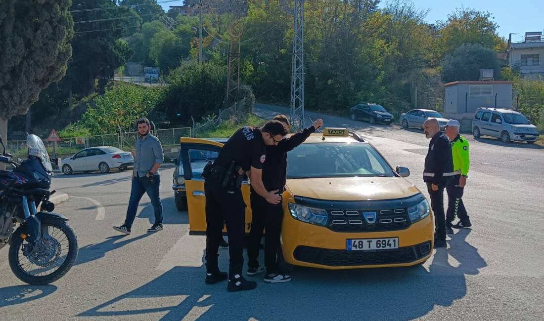 Hatay’da emniyet güçleri tarafından aranan şahıslara yönelik gerçekleştirilen operasyonlarda dikkat
