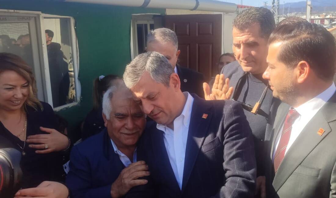 Cumhuriyet Halk Partisi Genel Başkanı Özgür Özel, Hatay’ın Defne ilçesine