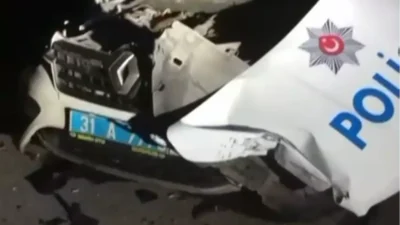Hatay’ın İskenderun ilçesinde gece saatlerinde yaşanan trafik kazası, polis ekiplerini