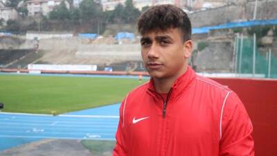 1996 doğumlu sol bek pozisyonunda futbolcu olan Oğuzhan Matur, sosyal