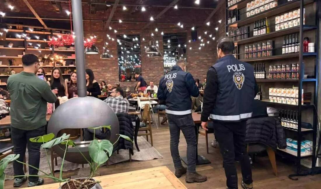 Hatay’ın İskenderun ilçesinde polis ekipleri, kafe ve kıraathanelere yönelik geniş