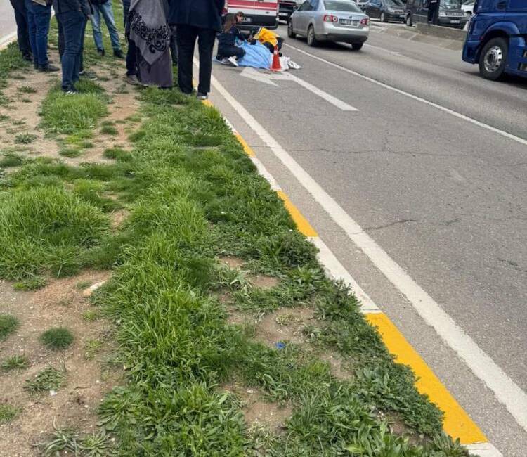 Hatay’ın Belen ilçesinde yolun karşısına geçmeye çalışan 75 yaşındaki N.A,
