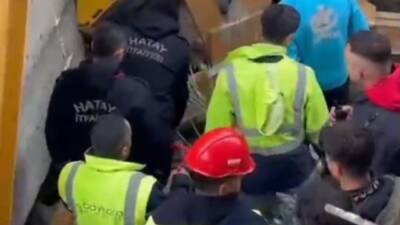 Hatay’ın Antakya ilçesinde bulunan 15 Konut Emlak Konut Projesi şantiyesinde,