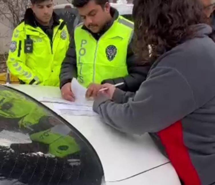 Hatay’ın Antakya ilçesinde motosikletle yaptığı akrobatik hareketleri sosyal medya hesabından