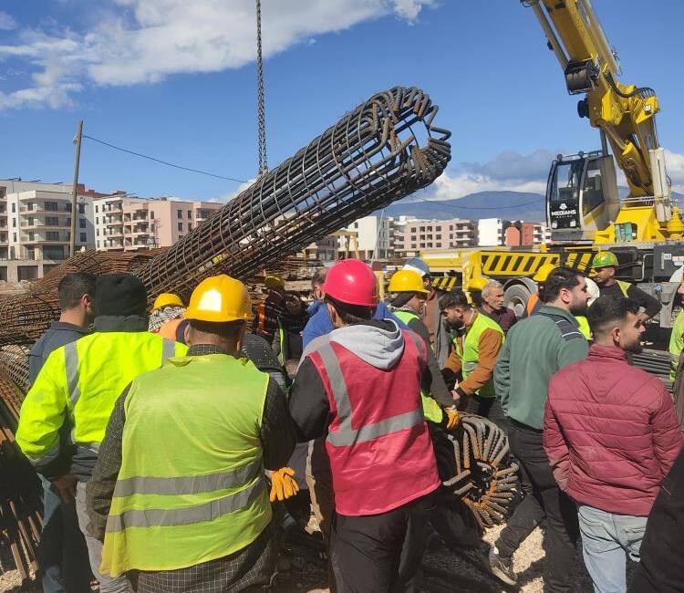 Hatay’ın Antakya ilçesinde bir şantiyede yaşanan iş kazasında, üzerine düşen