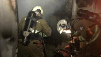 İskenderun’un Modernevler Mahallesi’nde bulunan bir binanın giriş katında yangın çıktı.