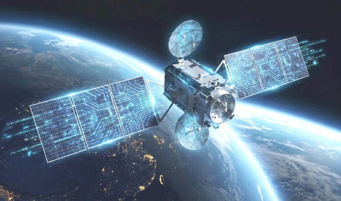 Yapay zeka rekabetinin uzaydaki yeni boyutunu keşfedin. Yenilikçi stratejiler, teknolojik