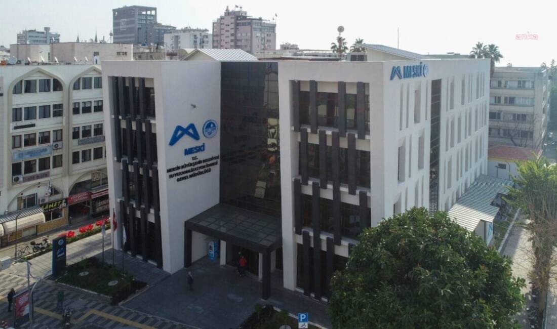 Mersin’de CHP’li belediyeye yönelik rüşvet ve ihale soruşturması kapsamında düzenlenen