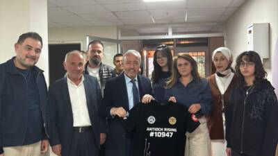 Fen liseliler, iftar veren İstanbullu iş insanı Ağaoğlu’na “Robot Yarışması