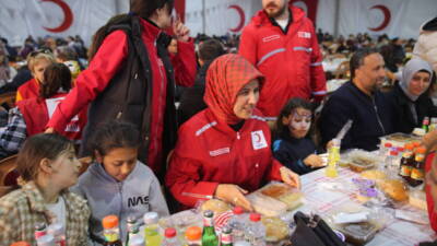 Fatma Meriç Yılmaz, Hatay’da depremzedelerle iftar programında buluşarak, “Son depremzede