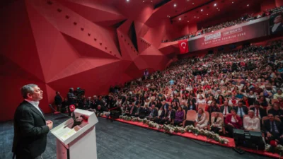 CHP Lideri Özgür Özel 19 Mart 2025 tarihinde gözaltına alınan