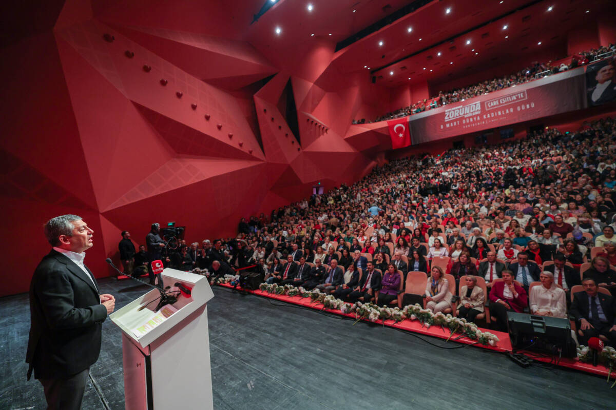 CHP Lideri Özgür Özel 19 Mart 2025 tarihinde gözaltına alınan