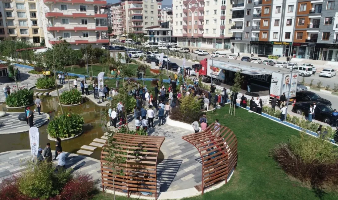 Hatay’ın Defne ilçesine bağlı Çekmece Mahallesi’nde bulunan Uğur Mumcu Parkı’nın