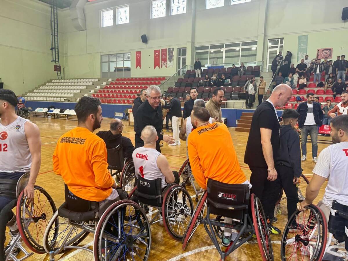 İskenderun Kaymakamı Muhammet Önder, hafta sonunda İskenderun’da oynanan İskenderun Belediyespor