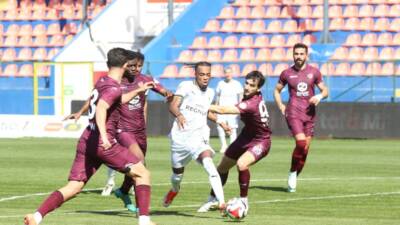 İlk yarısı 0-0 biten maçın 2.yarısında konuk ekip 10 dakikaya