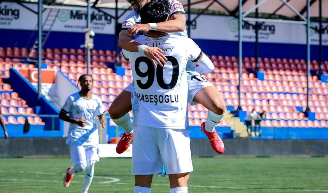 Maşukluspor ve Hatayspor altyapısında futbola başlayan, deprem sonrası şehir dışına