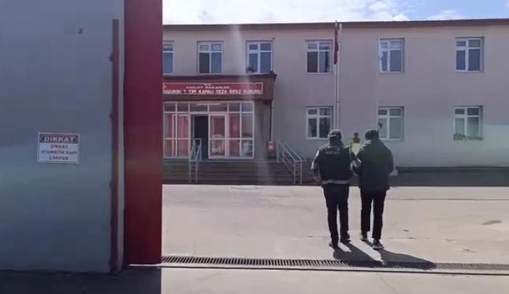 Hatay’da güvenlik güçlerinin aranan şahıslara yönelik yürüttüğü çalışmalar kapsamında iki