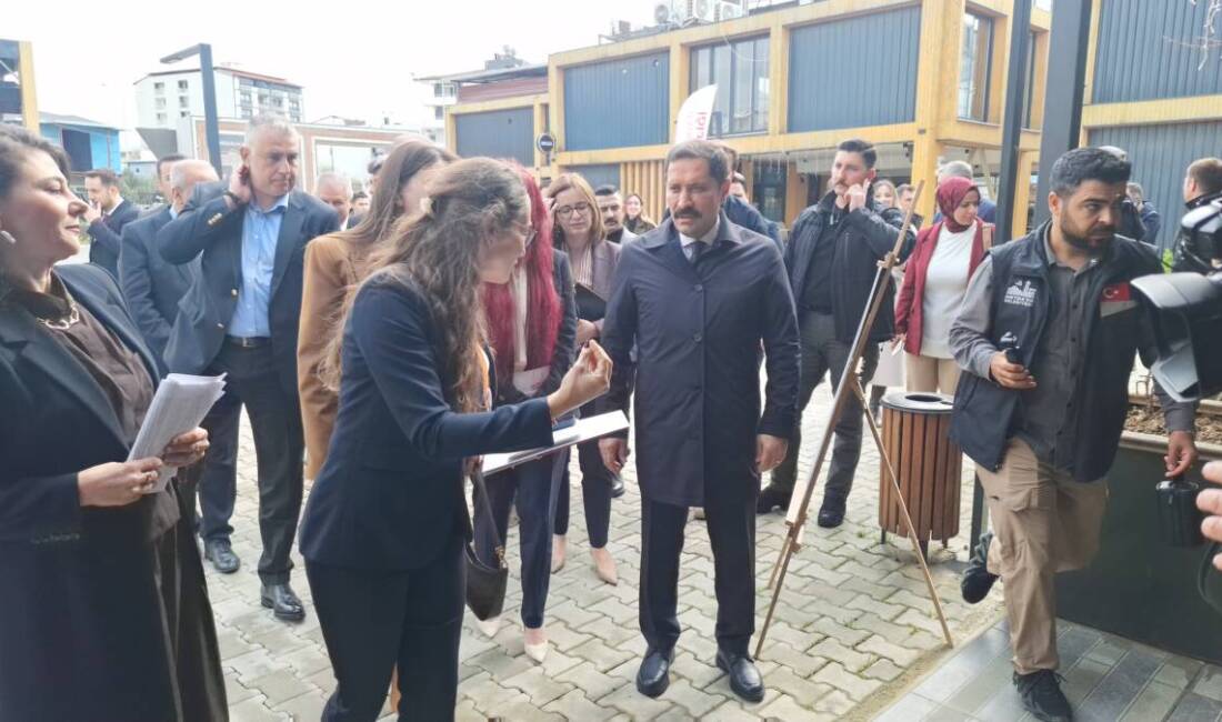 Hatay’da düzenlenen Suna’nın Kızları etkinliği kapsamında gerçekleştirilen programda, protokol üyeleri