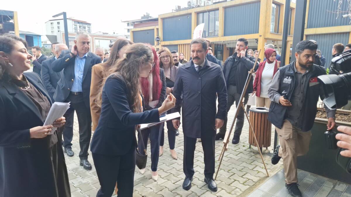 Hatay’da kız çocukları için dikkat çeken fotoğraf sergisi