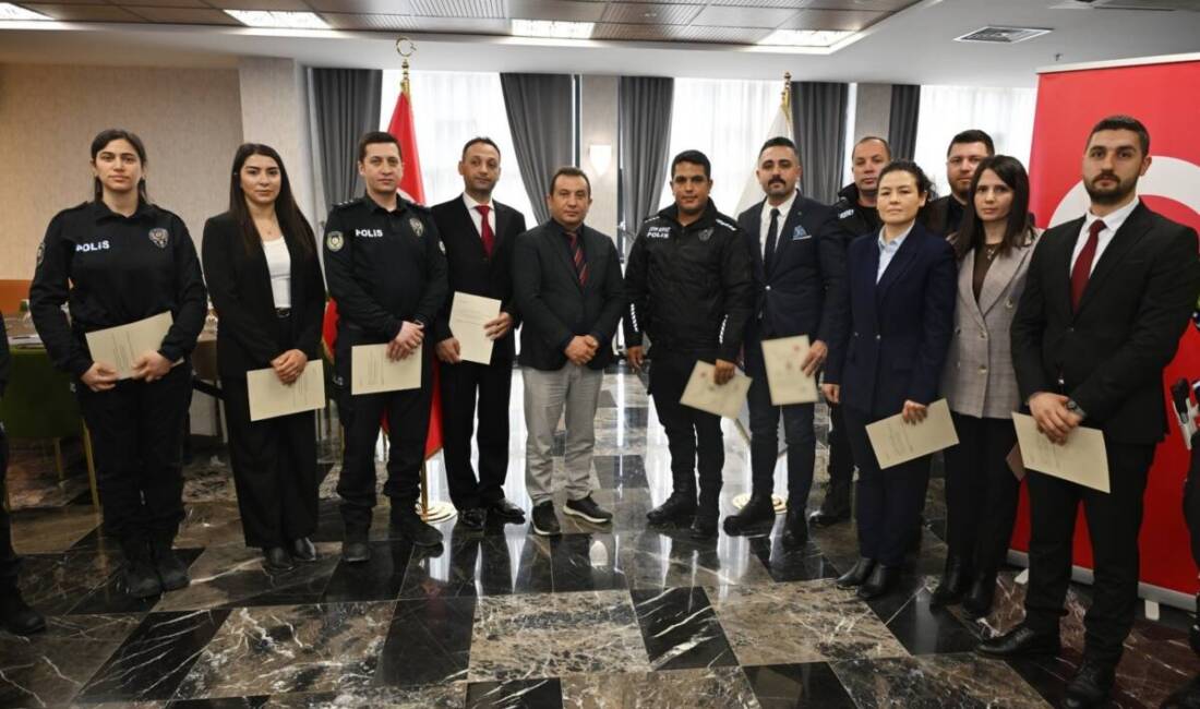 Hatay Emniyet Müdürlüğünde görevleri sırasında olağanüstü başarı gösteren personele başarı