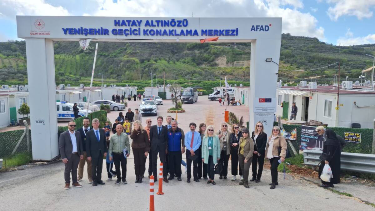 Avrupa Birliği (AB) heyeti, Hatay’ın Altınözü ilçesinde bulunan Yenişehir Geçici