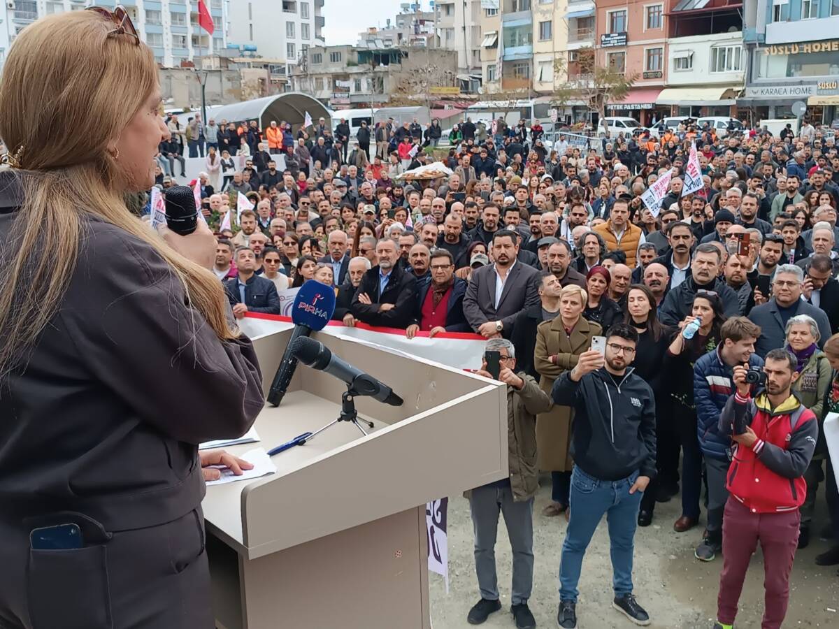 Türkiye İşçi Partisi öncülüğünde Samandağ’da düzenlenen mitingde, Suriye’de Alevi halkına