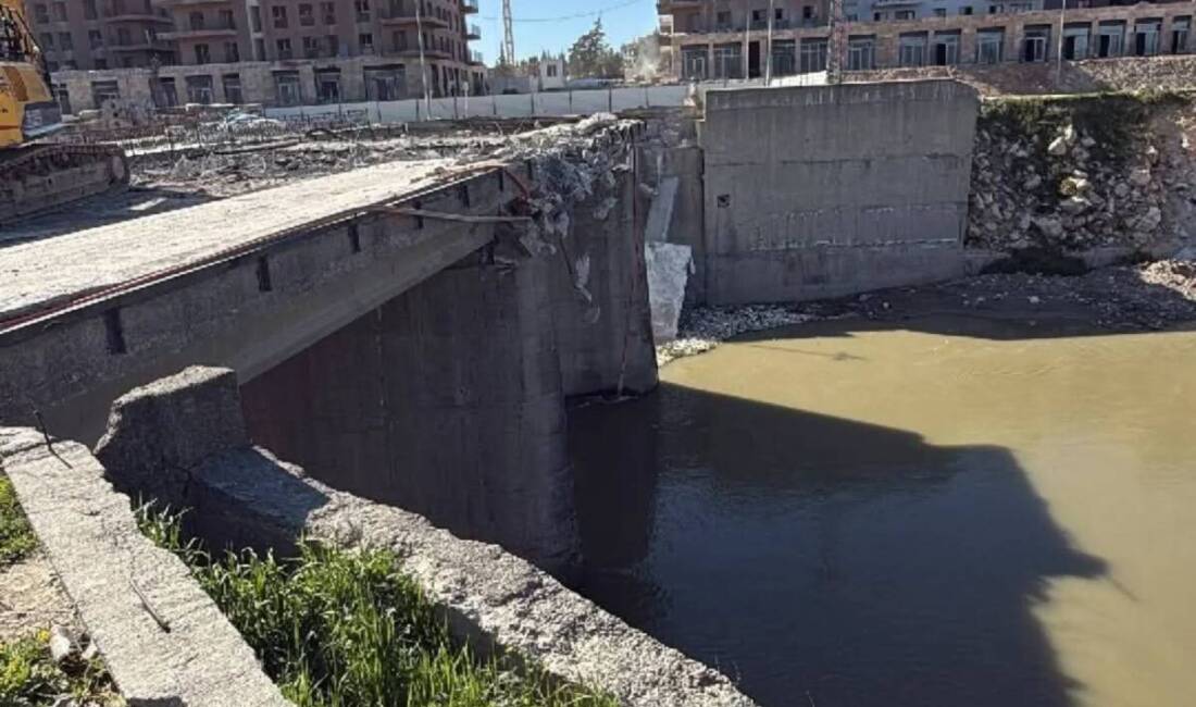 Antakya ile Defne arasındaki ulaşımın önemli noktalarından biri olan Bekir