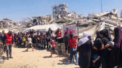 Ramazan ayı boyunca insani yardım faaliyetlerini sürdüren Türk Kızılay, savaş