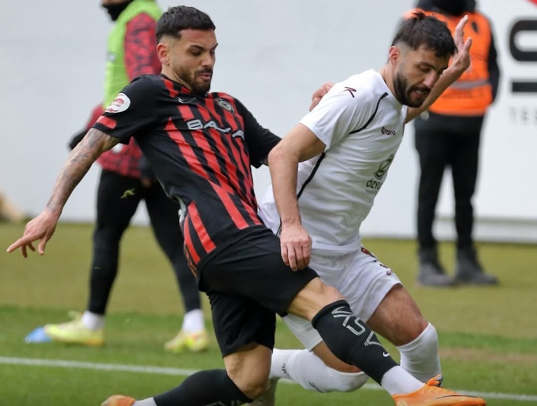 Çorumspor yenilgisi sonrası Hatayspor’un 2. Lig’e düşmesi kesinleşti, taraftar sosyal