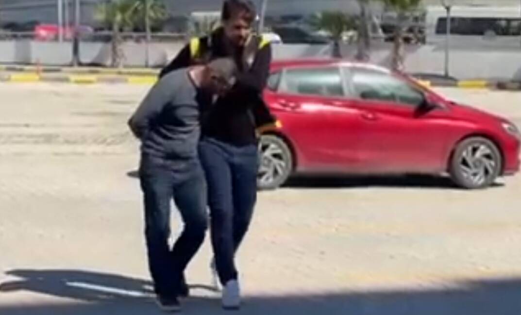 Hatay Emniyet Müdürlüğü ekipleri, aranan şahısların yakalanmasına yönelik yürüttükleri operasyonlarda