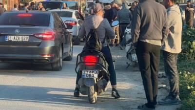 Hatay’ın Samandağ ilçesinde otomobil ile motosikletin çarpışması sonucu meydana gelen