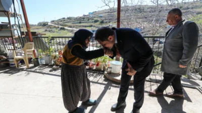 Hatay’ın Yayladağı ilçesi Kulaç Mahallesi’nde yaşayan 80 yaşındaki Nazmiye Sözalan,