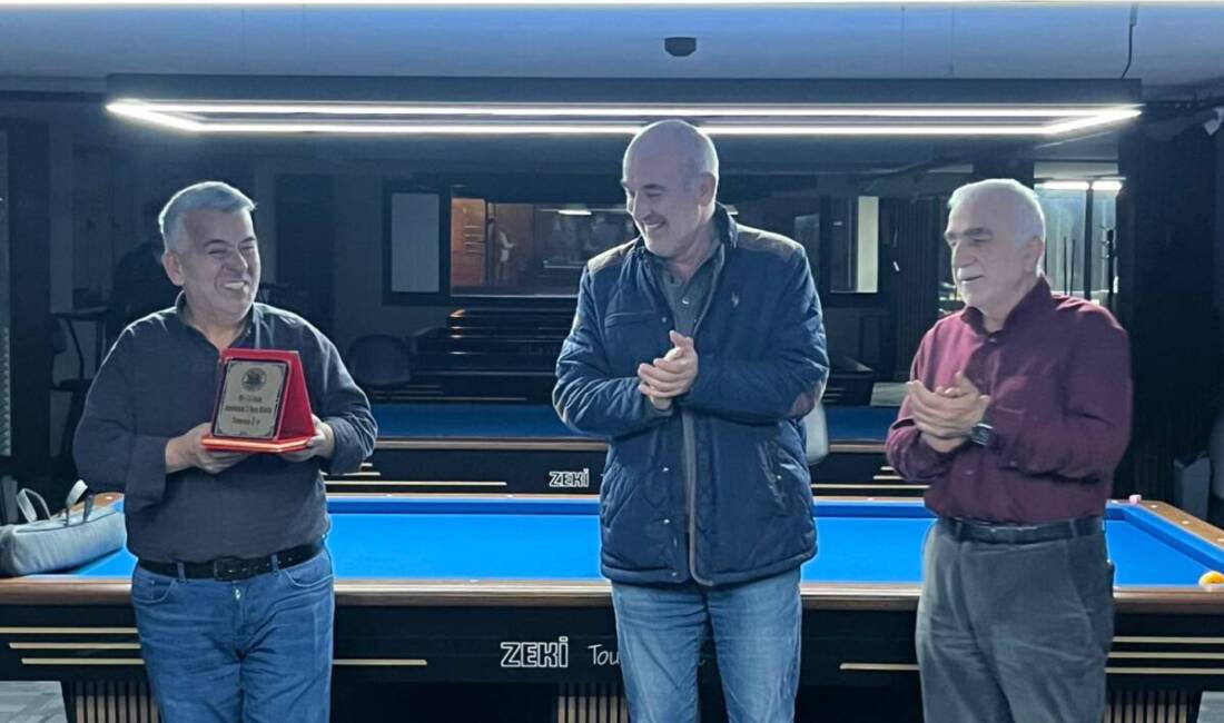 Depremden sonra Fatsa’daki dostlarının yanına sığınan hemşerimiz Murat Kavi (Gavur),
Ünye,