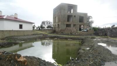 Hatay’da oyun oynadıkları sırada topları havuz yapımı için açılan ve