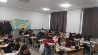 Okullarda ara tatil dönemi sona erdi ve okullarda dünden itibaren